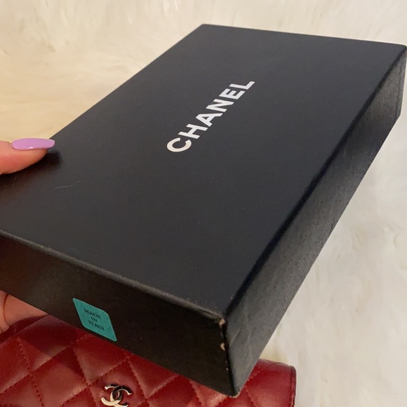 CHANEL red quilted lambskin continental wallet - Picture 7 of 11